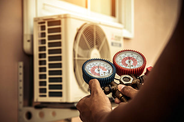 Professional Hvac technician working in Shiro, TX